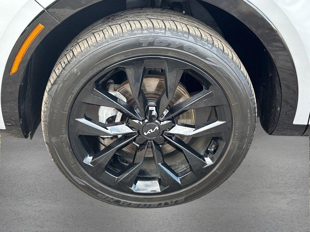 used 2022 Kia Sorento car, priced at $33,653