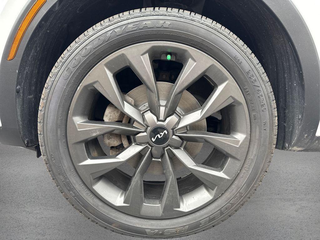 used 2022 Kia Sorento car, priced at $27,995