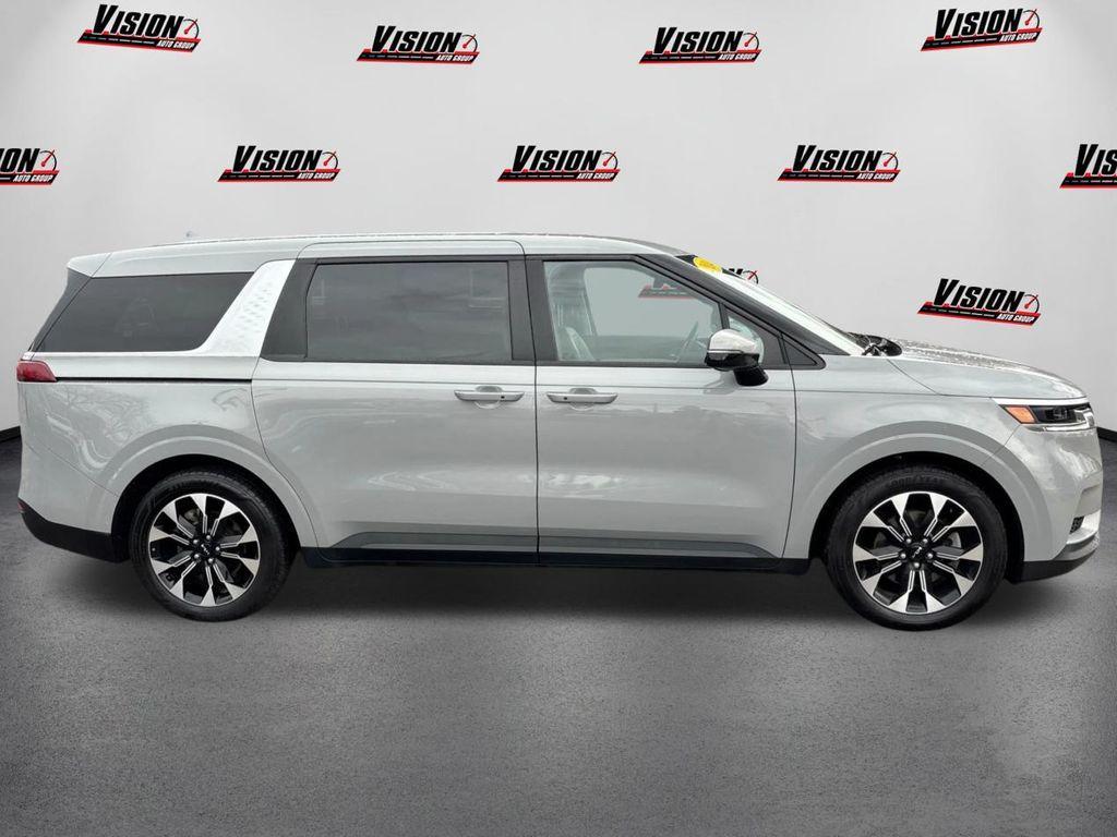 used 2024 Kia Carnival car, priced at $34,573