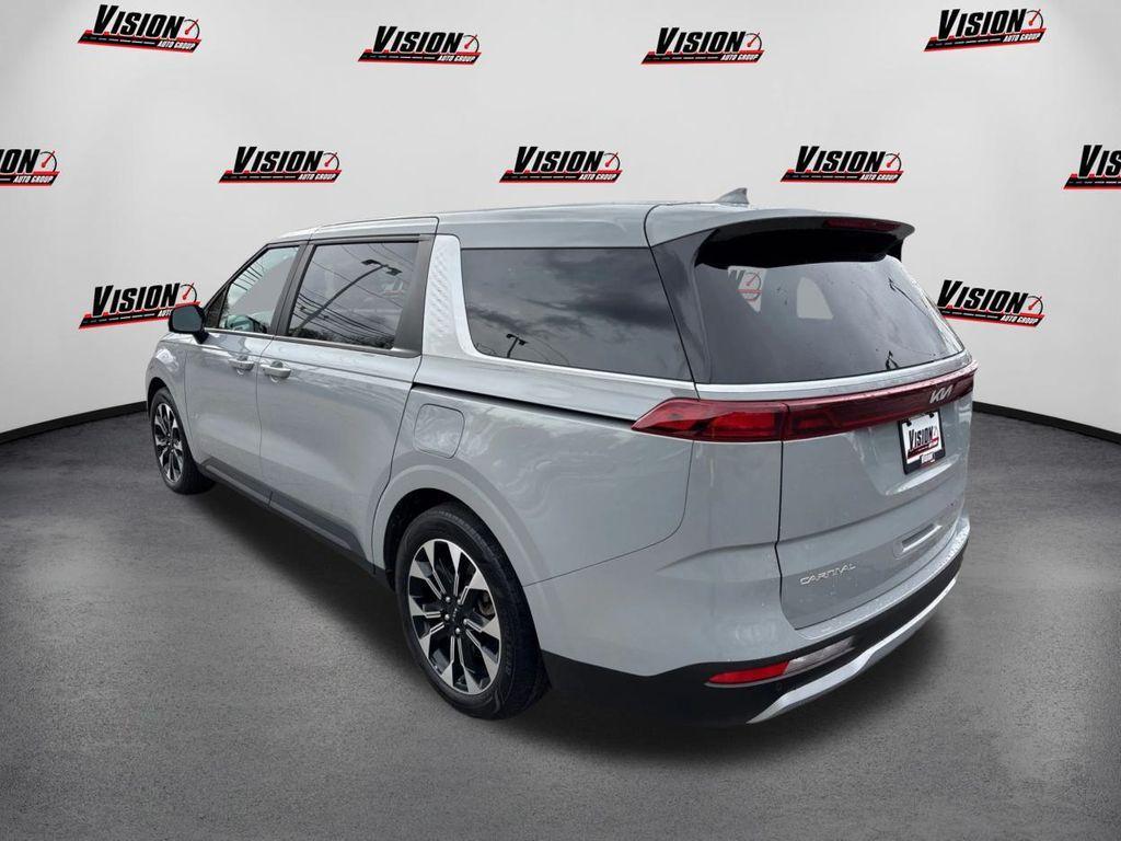 used 2024 Kia Carnival car, priced at $34,573