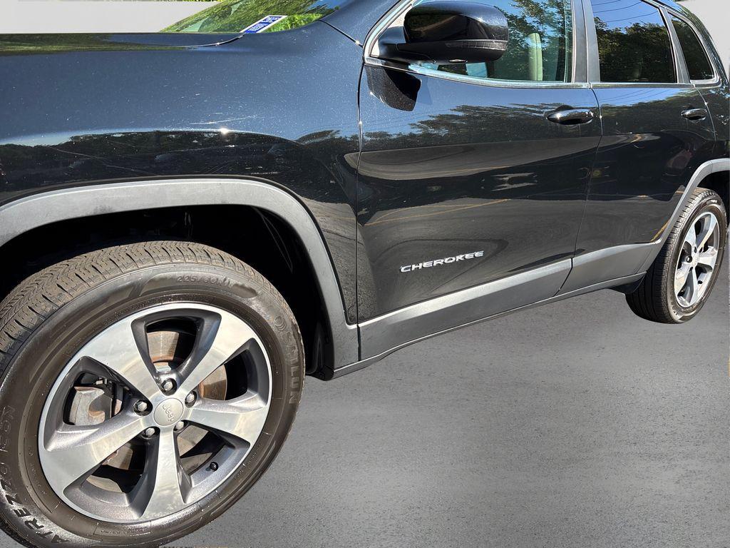 used 2019 Jeep Cherokee car, priced at $16,200