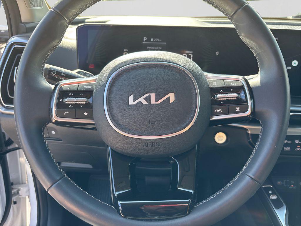 used 2025 Kia Sorento car, priced at $32,405