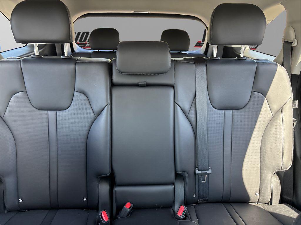used 2025 Kia Sorento car, priced at $33,988