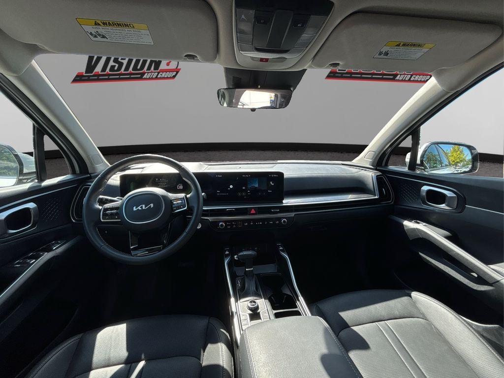 used 2025 Kia Sorento car, priced at $32,405
