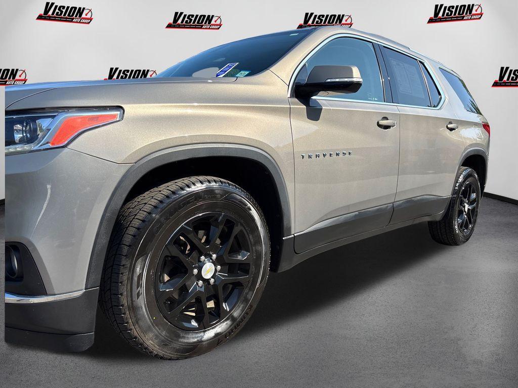used 2018 Chevrolet Traverse car, priced at $17,495