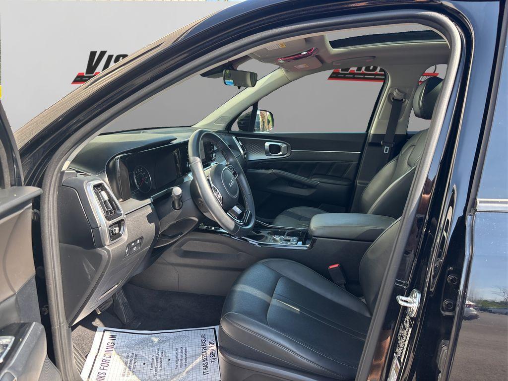used 2022 Kia Sorento car, priced at $31,041
