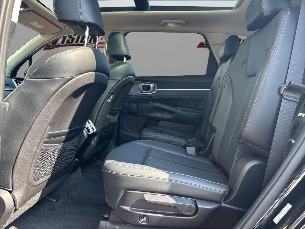 used 2022 Kia Sorento car, priced at $31,041