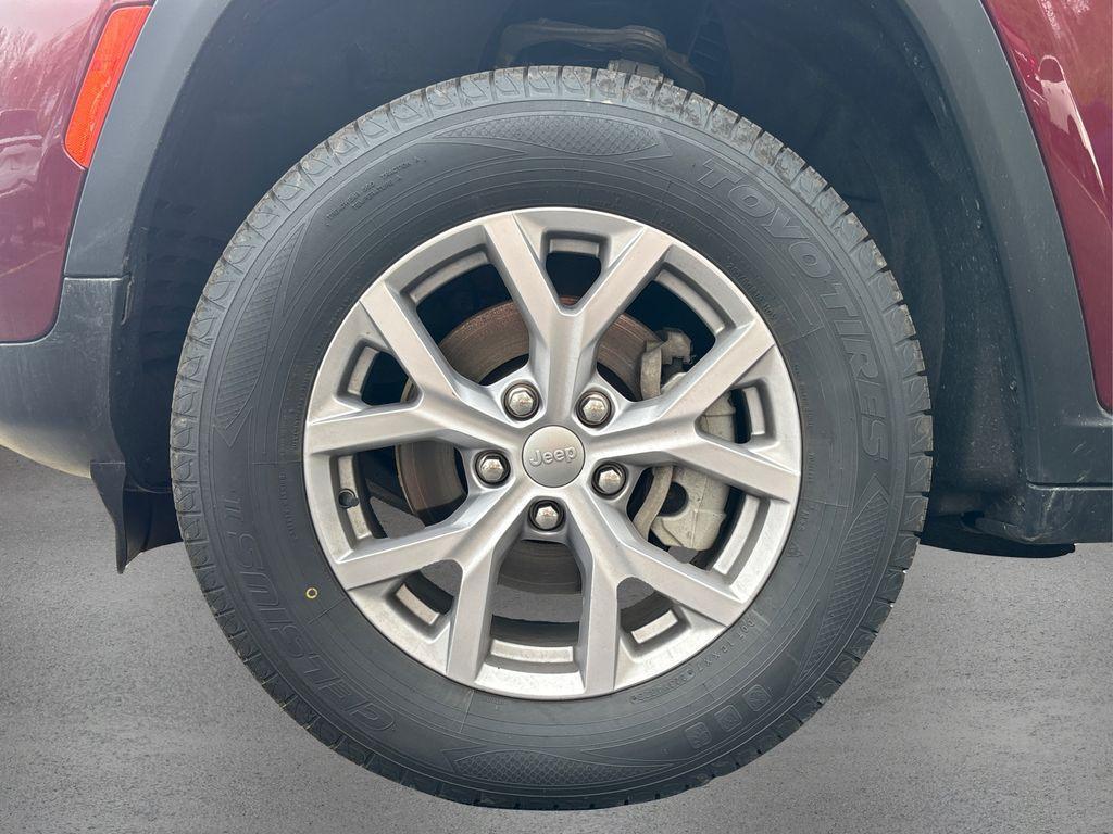 used 2022 Jeep Grand Cherokee car, priced at $31,900
