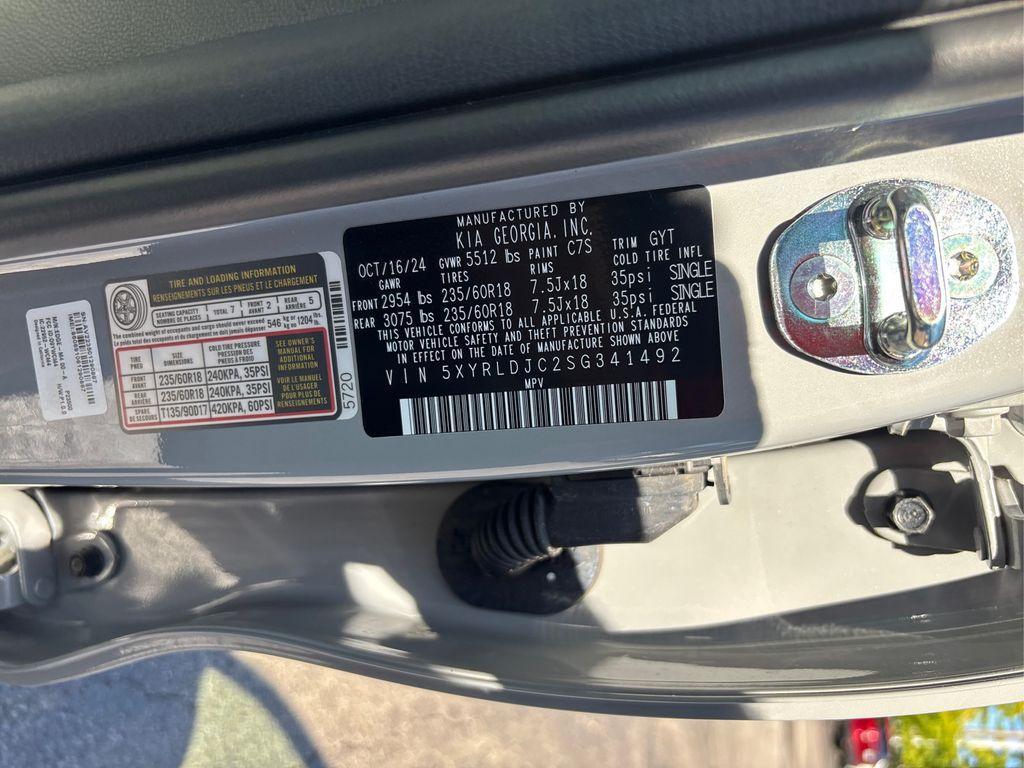 used 2025 Kia Sorento car, priced at $33,487