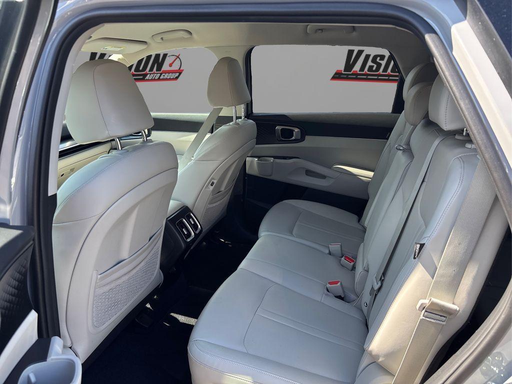 used 2025 Kia Sorento car, priced at $33,487
