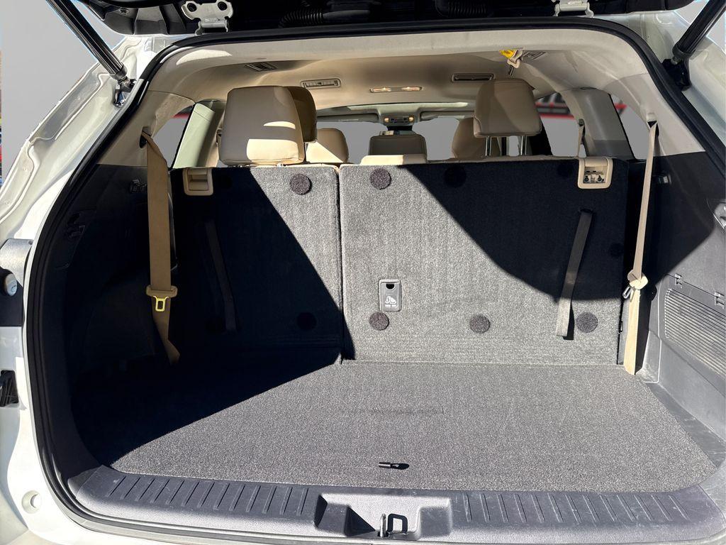 used 2022 Toyota Highlander car, priced at $32,700