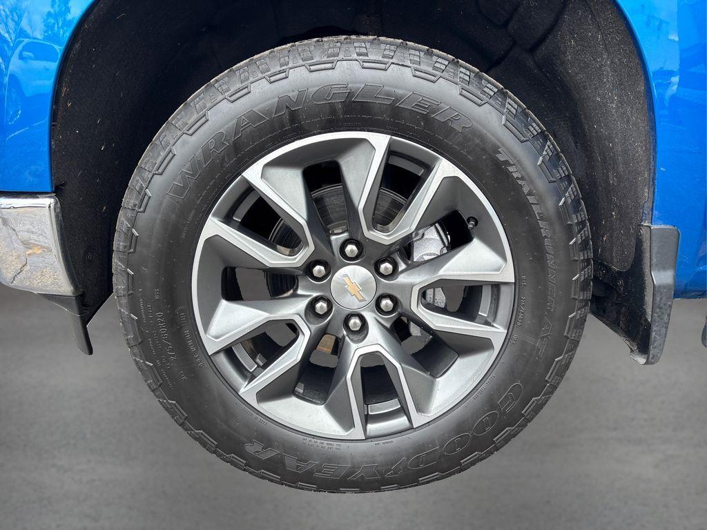 used 2024 Chevrolet Silverado 1500 car, priced at $39,927