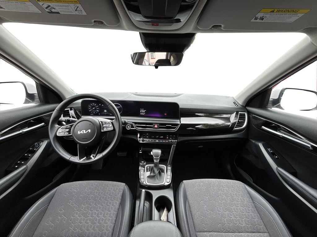 used 2024 Kia Seltos car, priced at $25,391