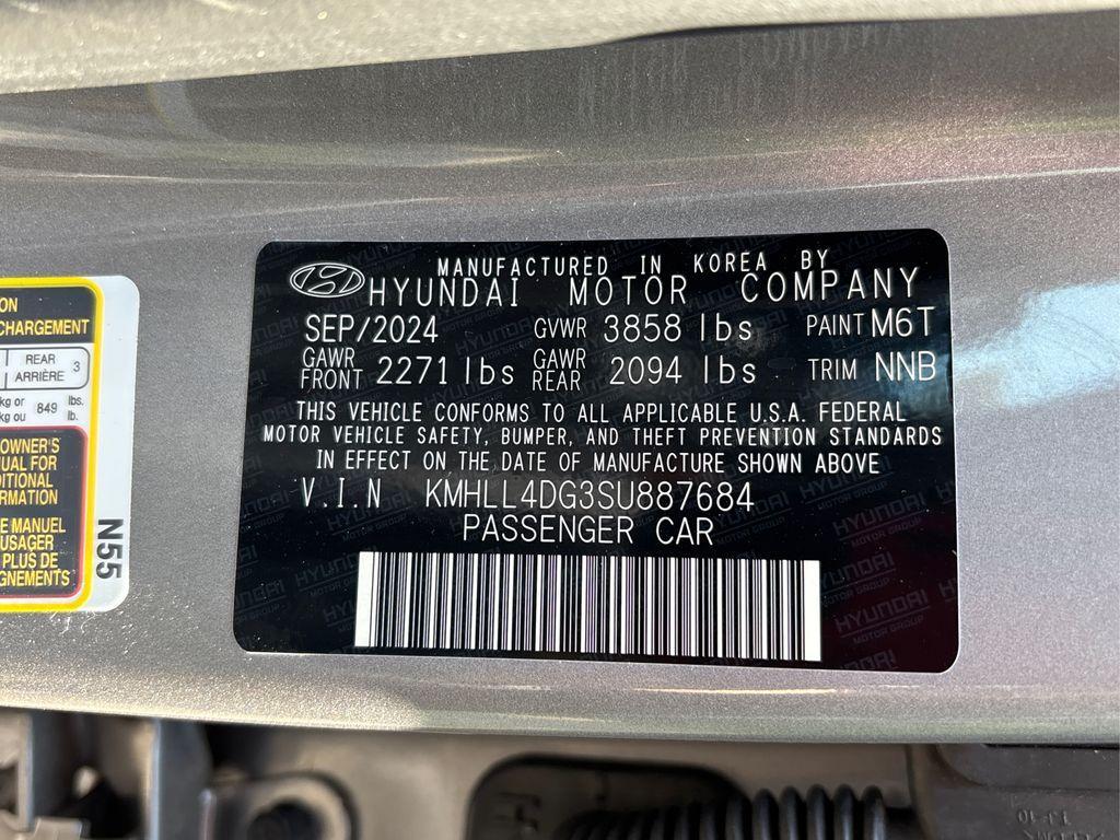used 2025 Hyundai Elantra car, priced at $20,095