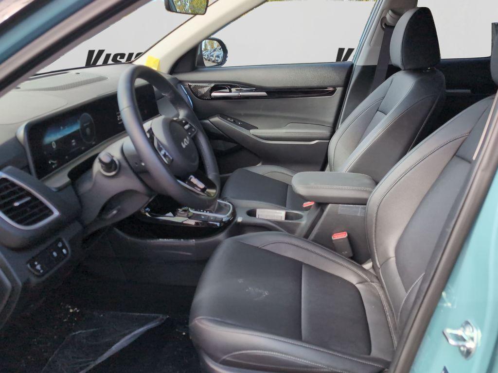 used 2025 Kia Seltos car, priced at $27,025