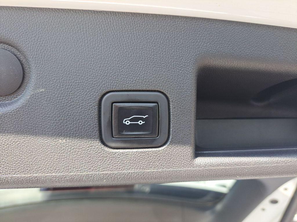 used 2023 Chevrolet Equinox car, priced at $25,200