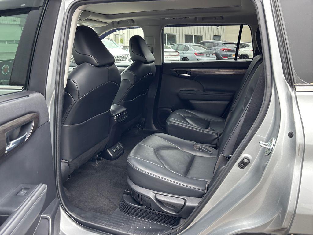 used 2023 Toyota Highlander Hybrid car, priced at $49,922