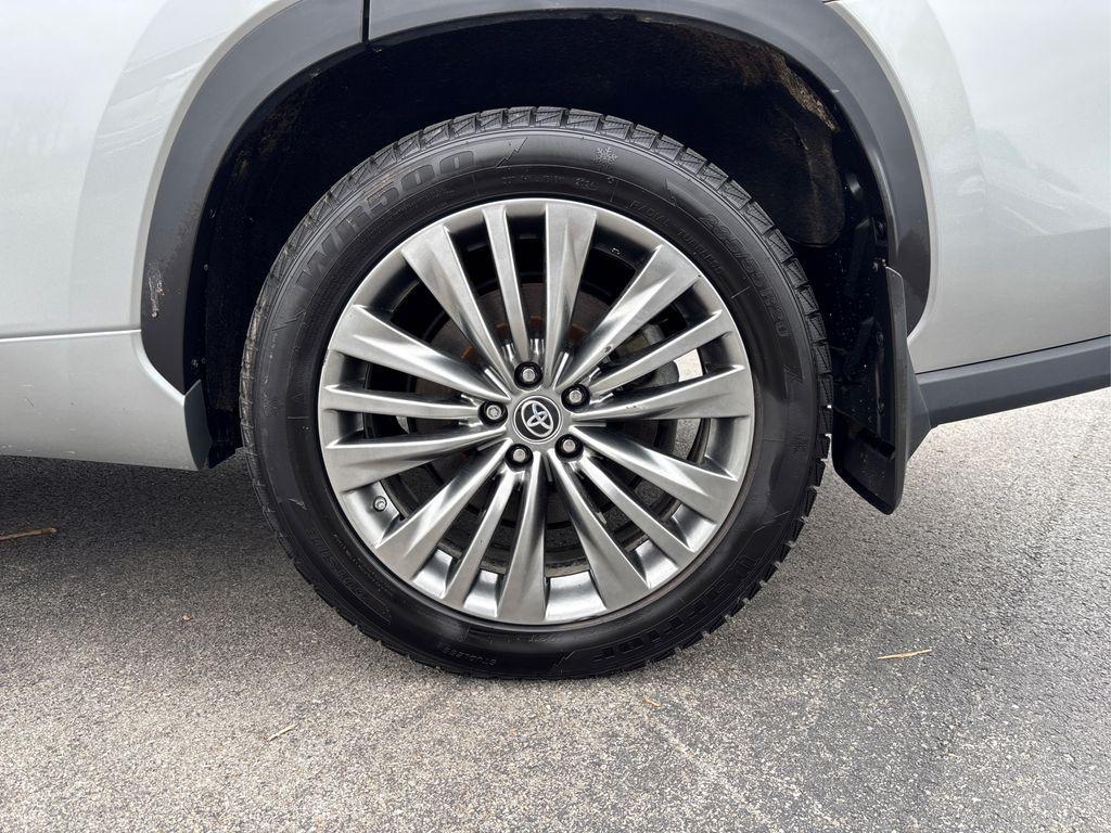 used 2023 Toyota Highlander Hybrid car, priced at $49,922