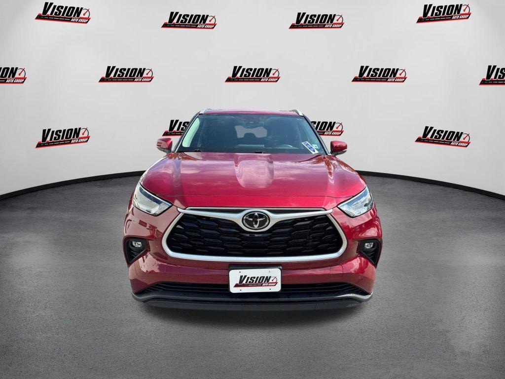 used 2022 Toyota Highlander car, priced at $36,239