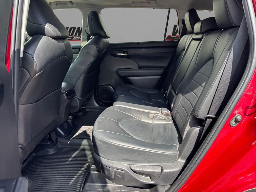 used 2022 Toyota Highlander car, priced at $36,239