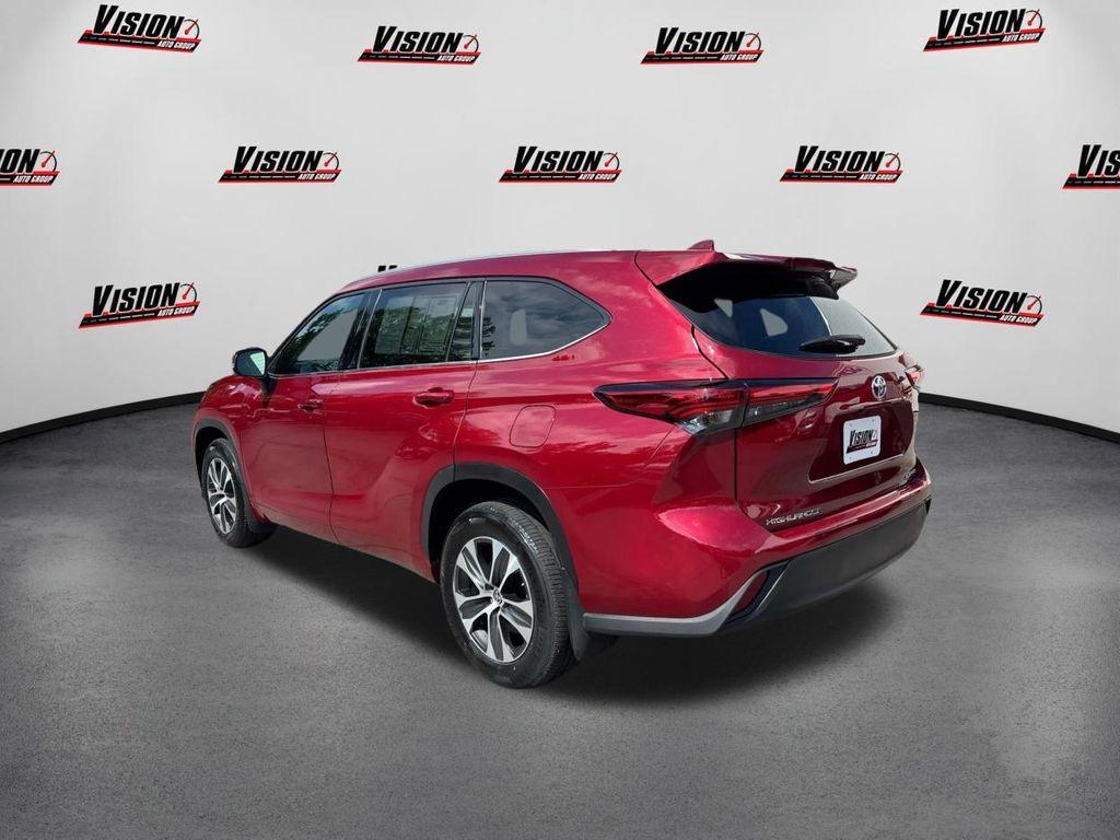 used 2022 Toyota Highlander car, priced at $36,239