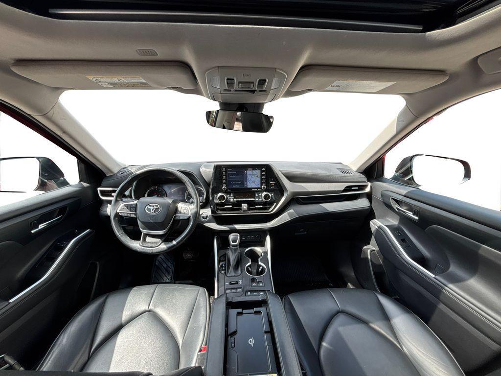 used 2022 Toyota Highlander car, priced at $36,239