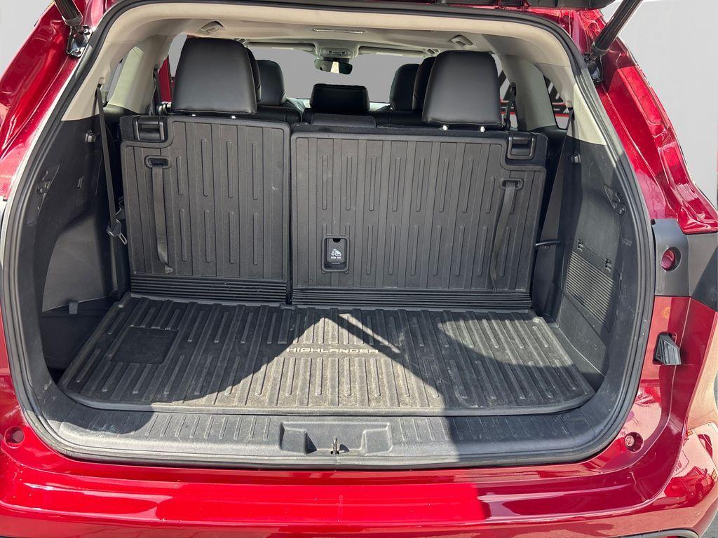 used 2022 Toyota Highlander car, priced at $36,239