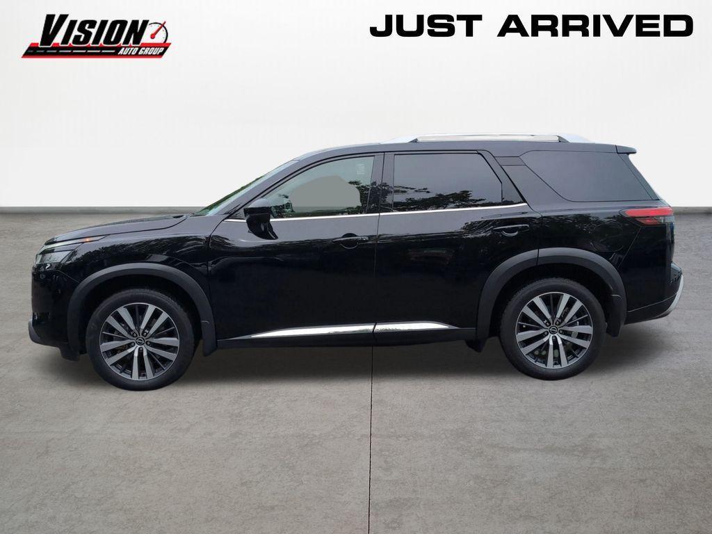 used 2022 Nissan Pathfinder car, priced at $39,914