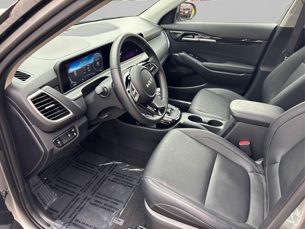 used 2025 Kia Seltos car, priced at $26,971