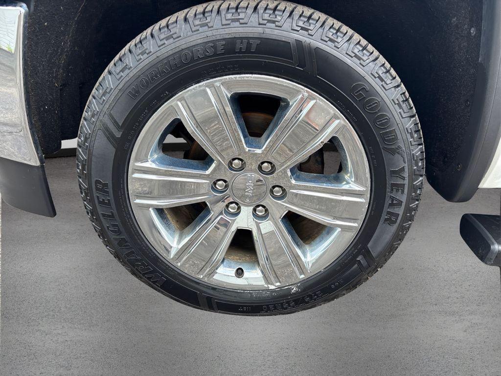 used 2018 GMC Sierra 1500 car, priced at $28,800