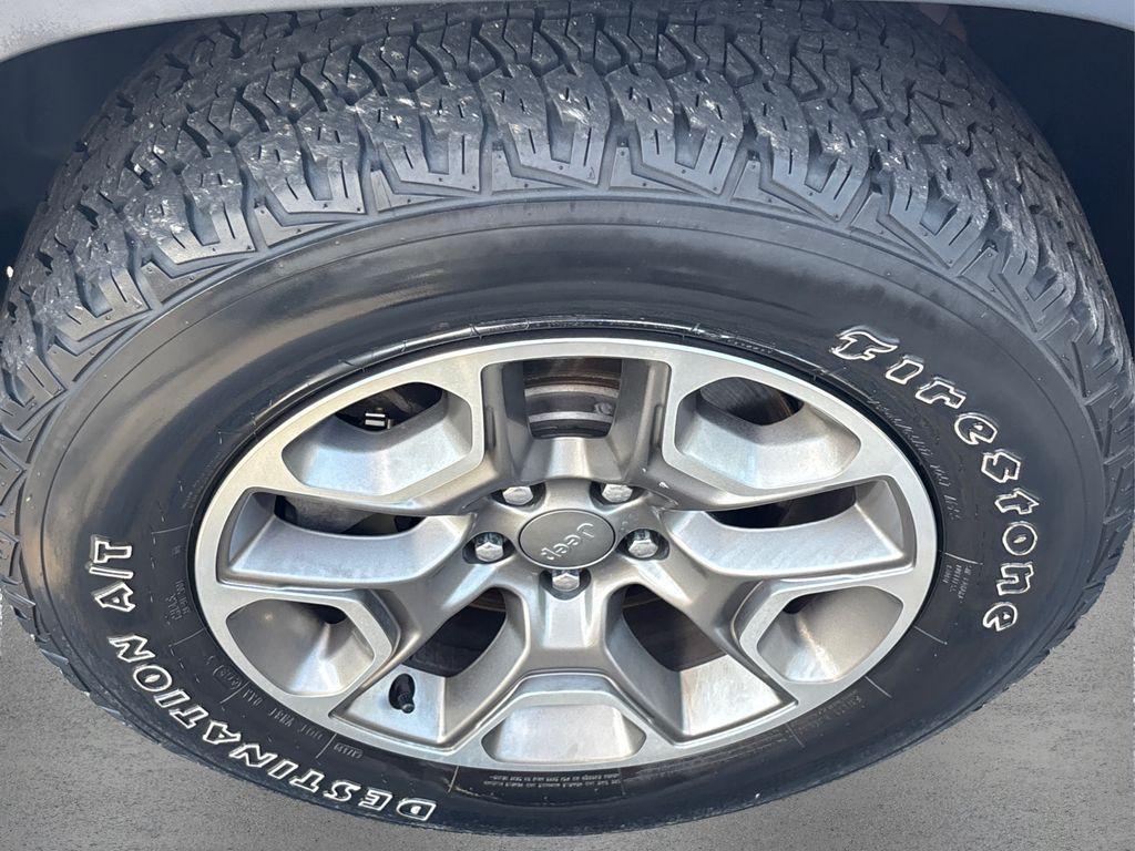 used 2020 Jeep Cherokee car, priced at $20,839