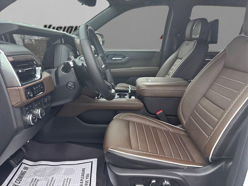 used 2025 GMC Yukon car, priced at $104,902