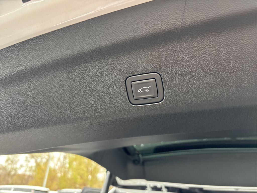 used 2025 GMC Yukon car, priced at $104,902