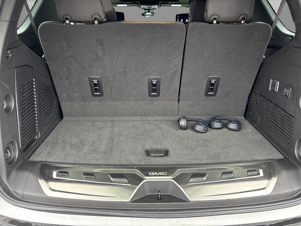 used 2025 GMC Yukon car, priced at $104,902