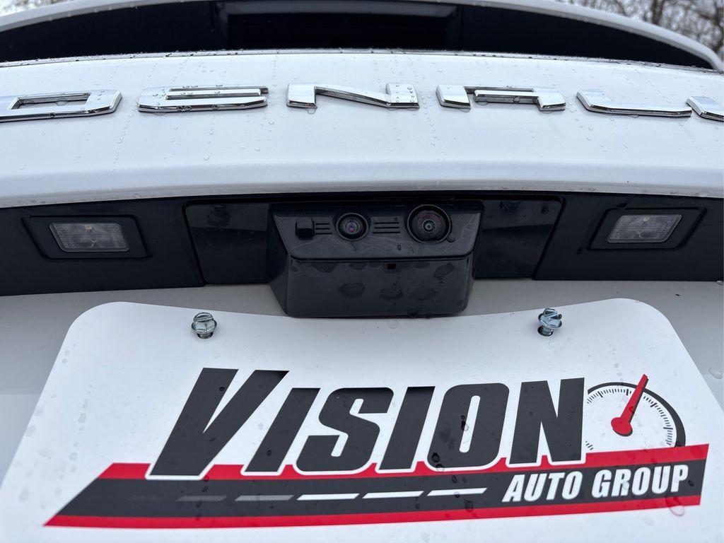 used 2025 GMC Yukon car, priced at $104,902