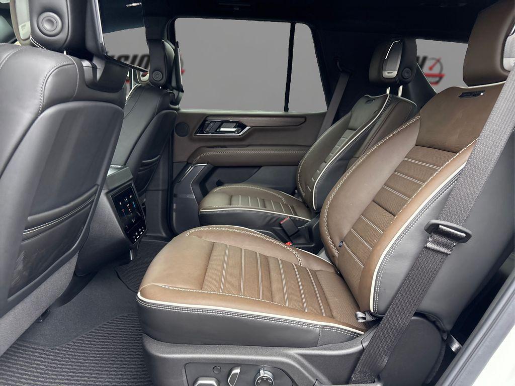 used 2025 GMC Yukon car, priced at $104,902