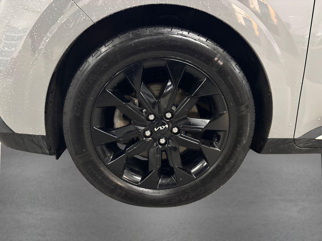 used 2024 Kia Carnival car, priced at $36,134