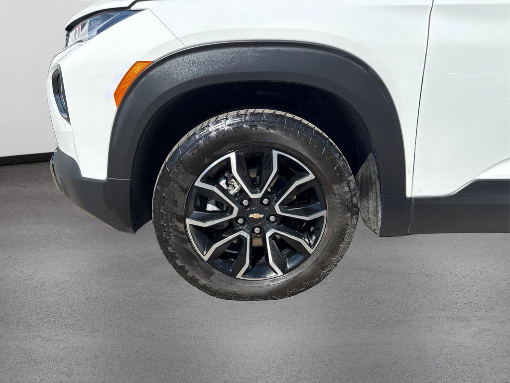 used 2023 Chevrolet TrailBlazer car, priced at $25,585