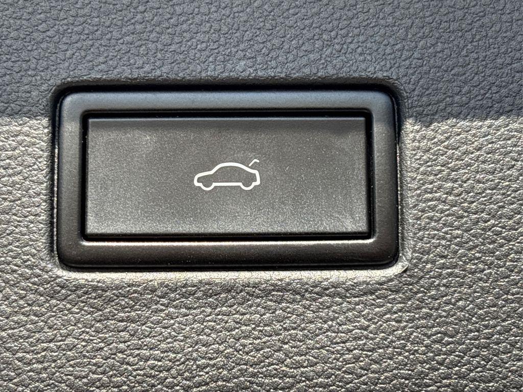 used 2021 Volkswagen Atlas car, priced at $26,550