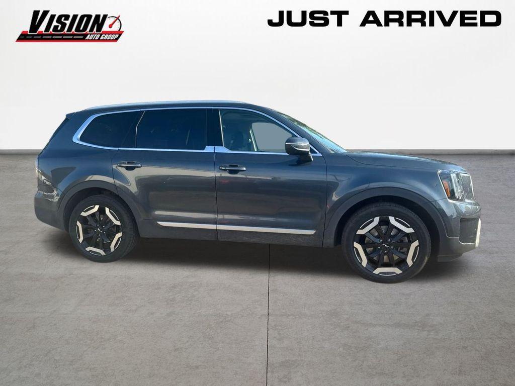 used 2023 Kia Telluride car, priced at $38,900