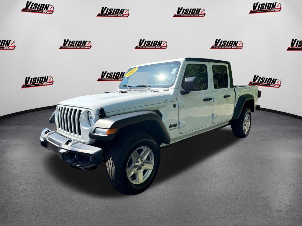 used 2023 Jeep Gladiator car, priced at $32,414