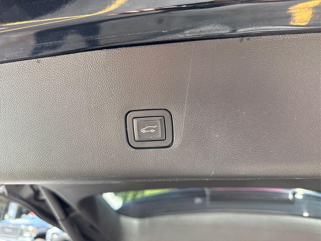 used 2019 Chevrolet Traverse car, priced at $19,495