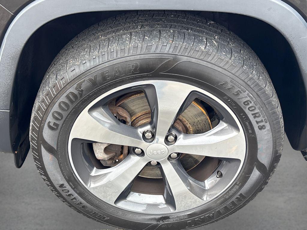 used 2019 Jeep Cherokee car, priced at $17,475