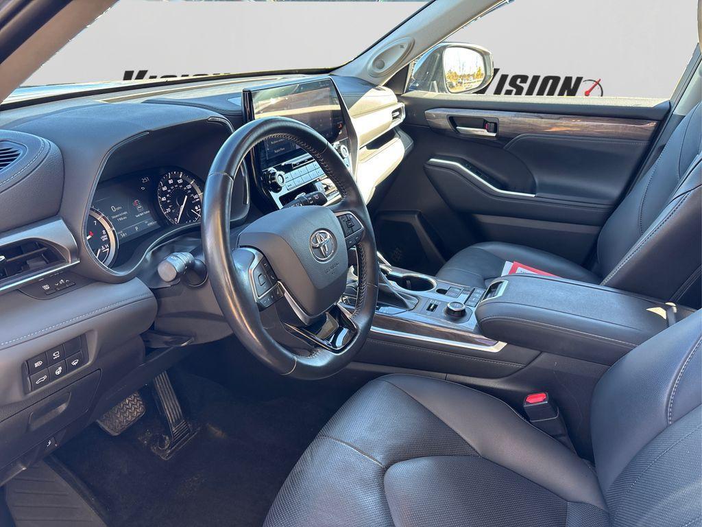 used 2021 Toyota Highlander car, priced at $33,995