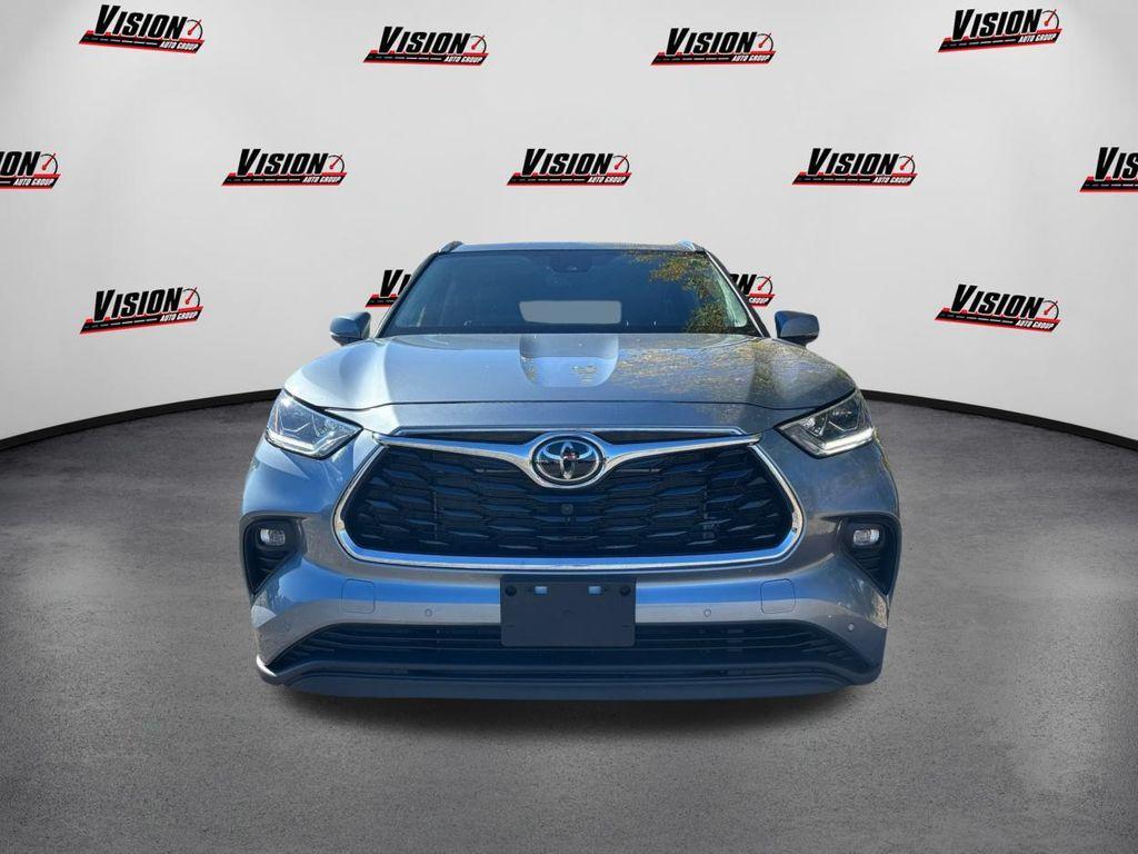 used 2021 Toyota Highlander car, priced at $33,995