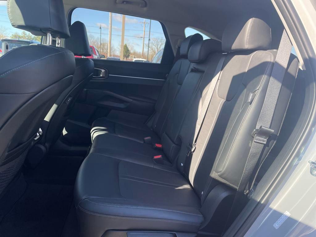 used 2025 Kia Sorento car, priced at $36,903