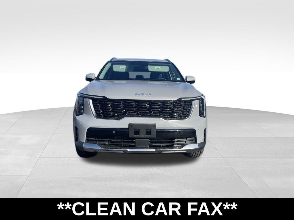 used 2025 Kia Sorento car, priced at $36,903