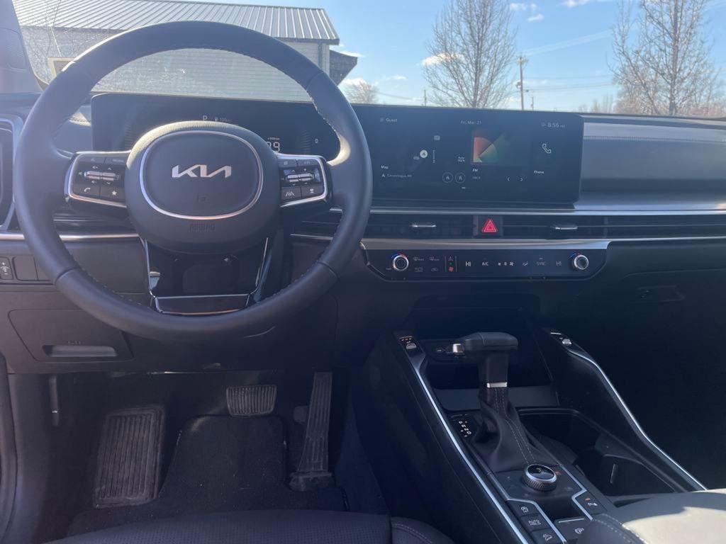 used 2025 Kia Sorento car, priced at $36,903
