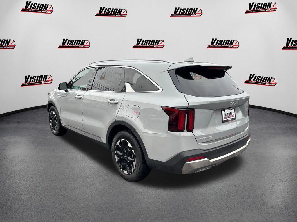 used 2025 Kia Sorento car, priced at $33,891