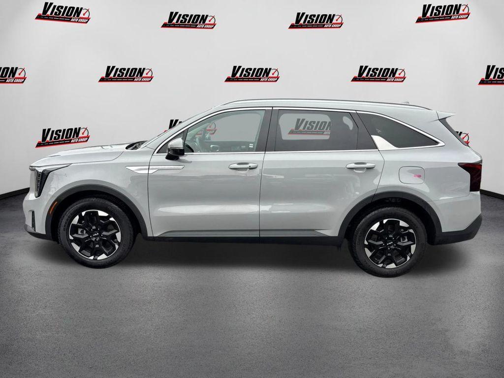 used 2025 Kia Sorento car, priced at $33,891